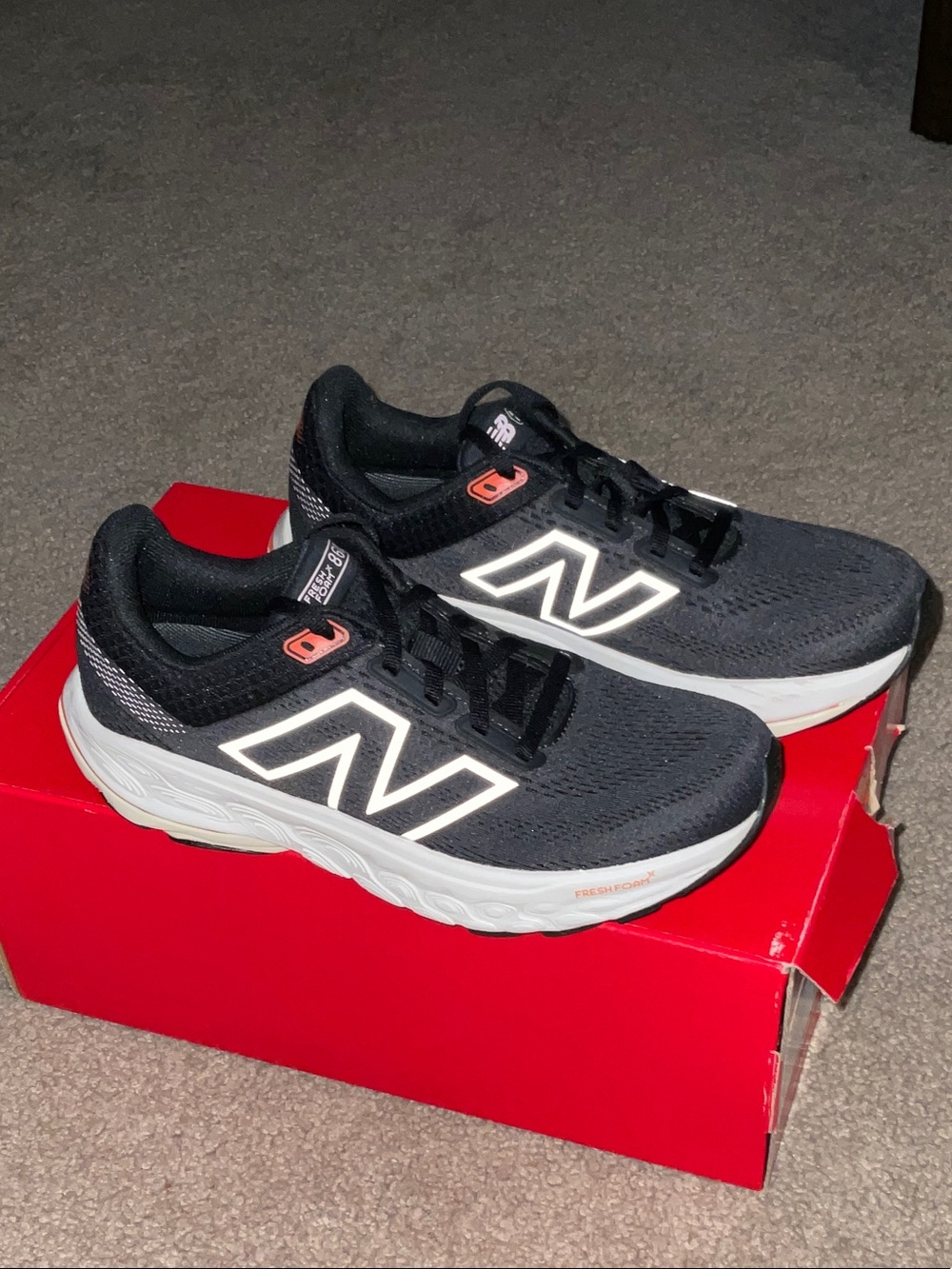 Women’s New Balance 860v14 size 7